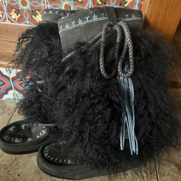Manitobah Mukluks Ulu winter fur boots mukluk - Picture 8 of 12